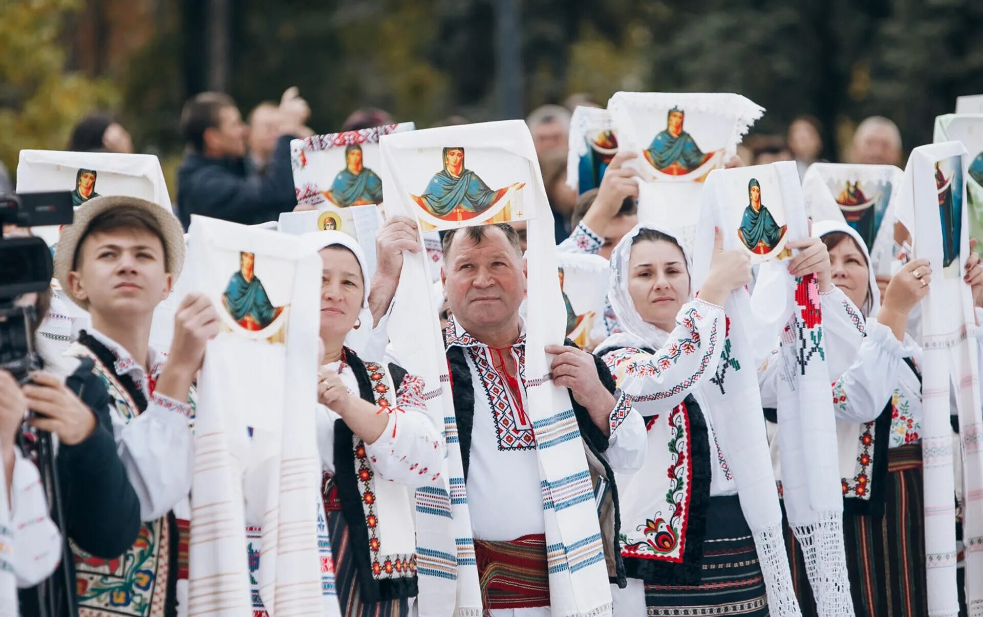 Жители Молдовы. Молдова и Молдавия жители. Молодоване. День города Кишинев.