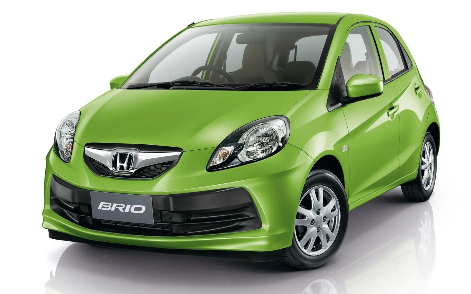 Недорогие машины механика. Honda Brio 2011. Honda Brio 2023. Honda маленький хэтчбек 2023. Honda Brio 2011 салон.