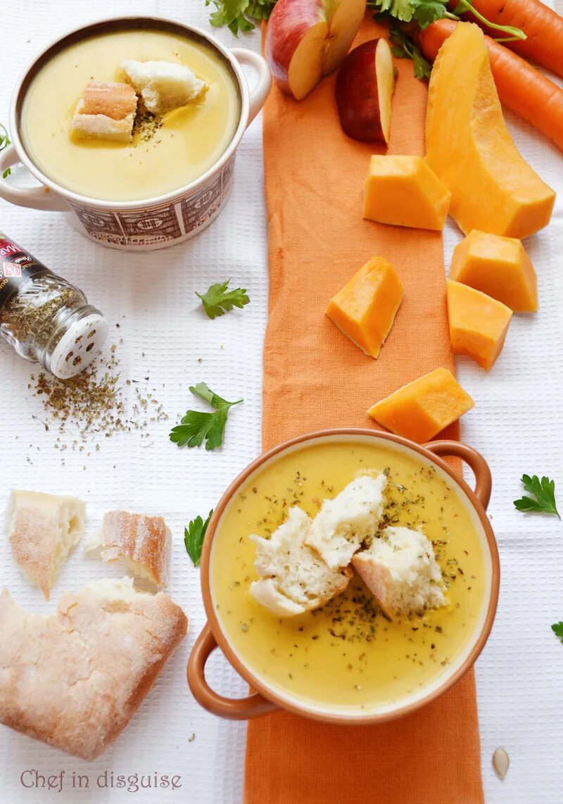 Тыквенный суп ккал. Тыквенный суп с кокосовым молоком. Тыквенный суп крафт. Тыквенный суп с имбирем и карри. Суп с сельдереем стеблевым тыквой.