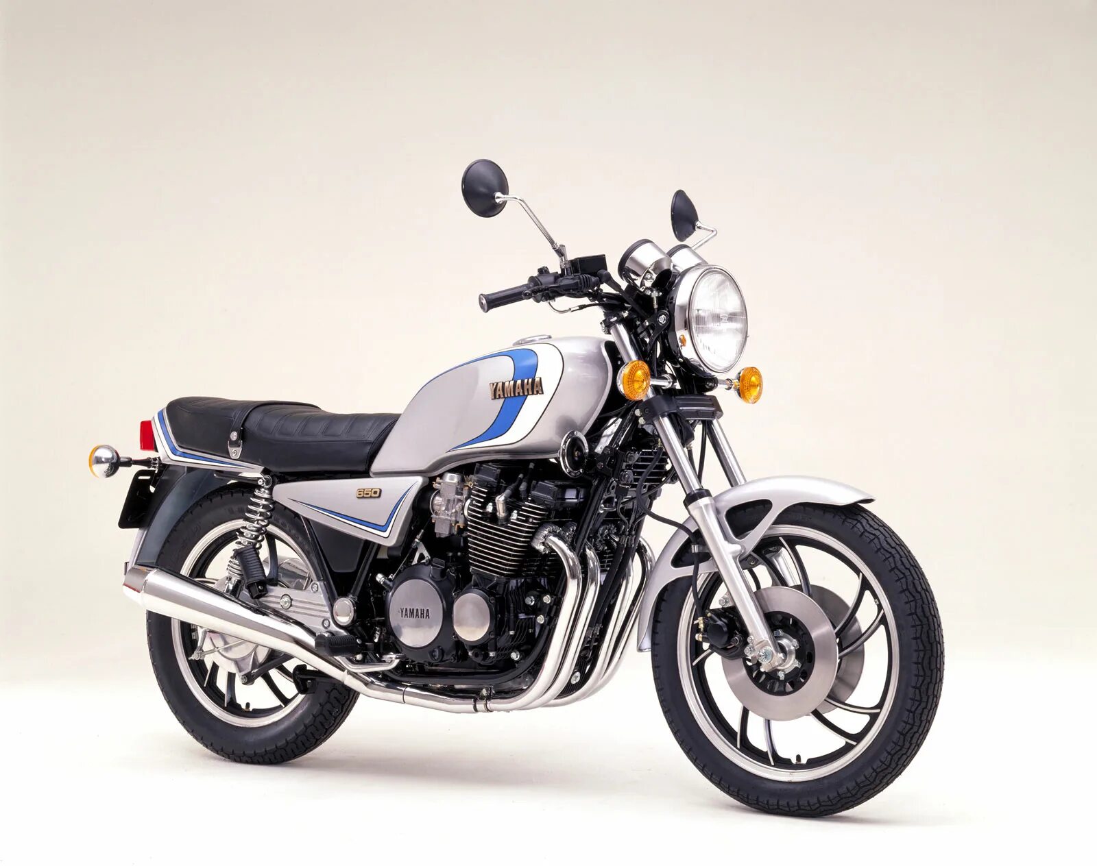 Yamaha drag star 400 красный. Yamaha xj 650 special. Мотоцикл ямаха 650. Мотоцикл ямаха 650. Yamaha 650.