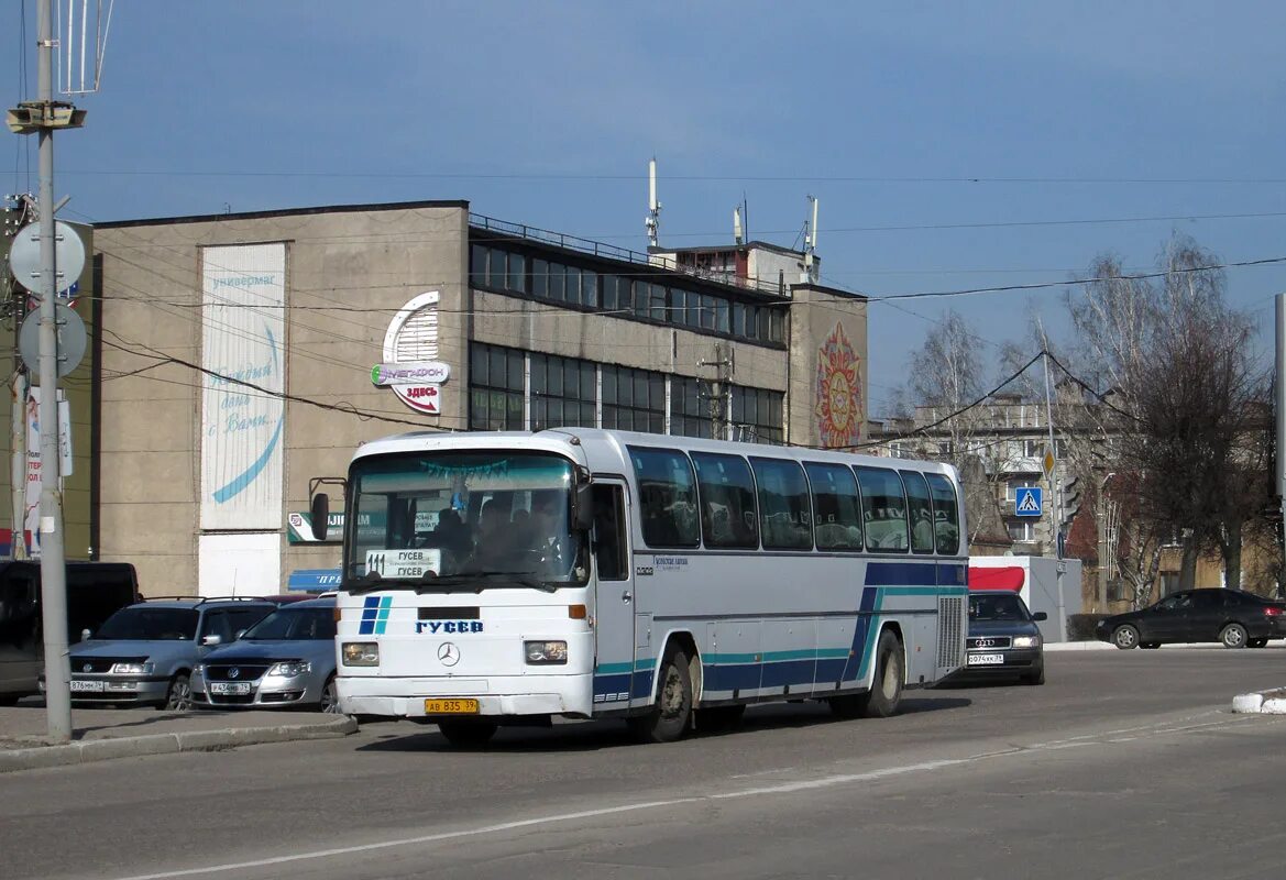 Автобусы 680 калининград. Автобус Гусев Калининград. MB o303-15rhd. Автобус Гусев Калининград 680э маршрут. Mercedes-Benz o303-15khp Кемерово 142.