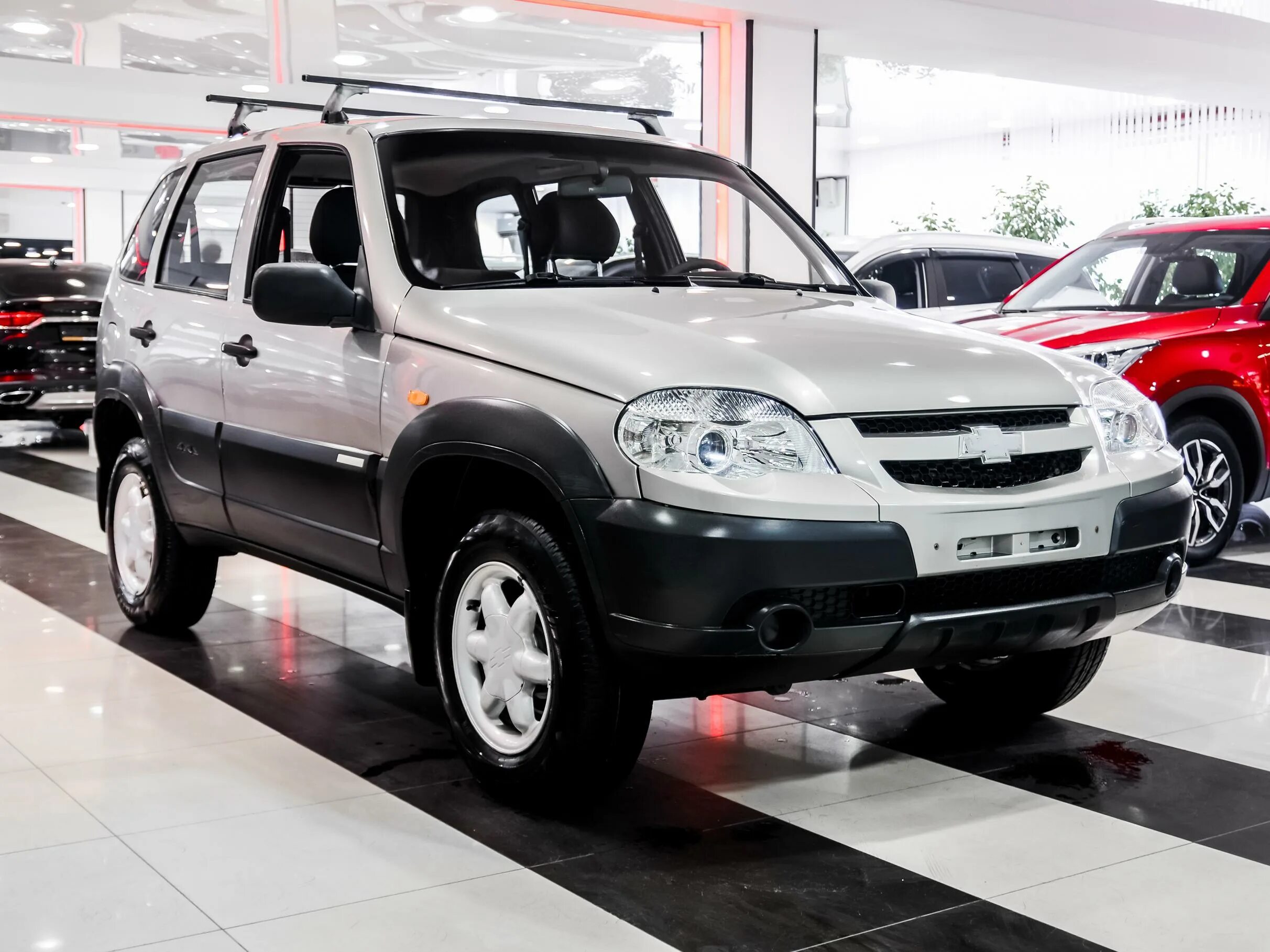 Купить ниву шевроле бу екатеринбурге. Chevrolet Niva 2011. Chevrolet Chevrolet Niva 2011. Шевроле Нива 2011 года. Покажи Шевроле Нива 2011 года.