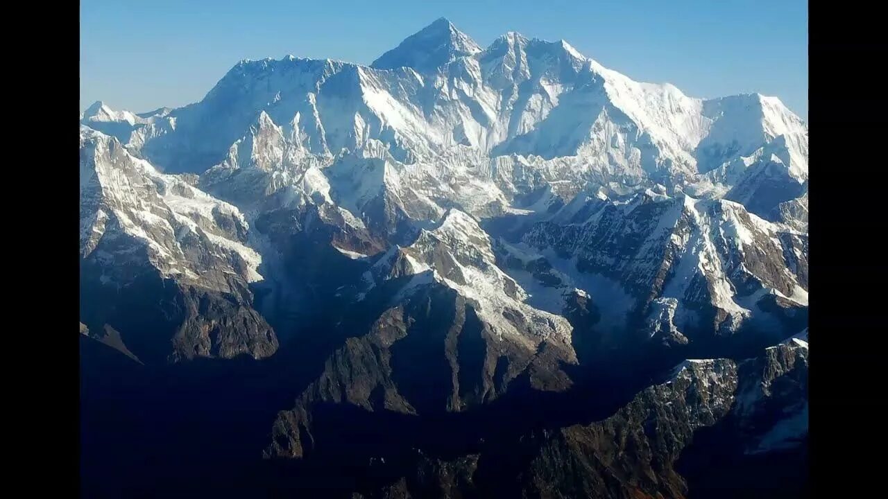 Which is high mountain in the world. Гора джомолунгма. горы гималаи. himalaya mountain everest. вид на эверест из катманду.