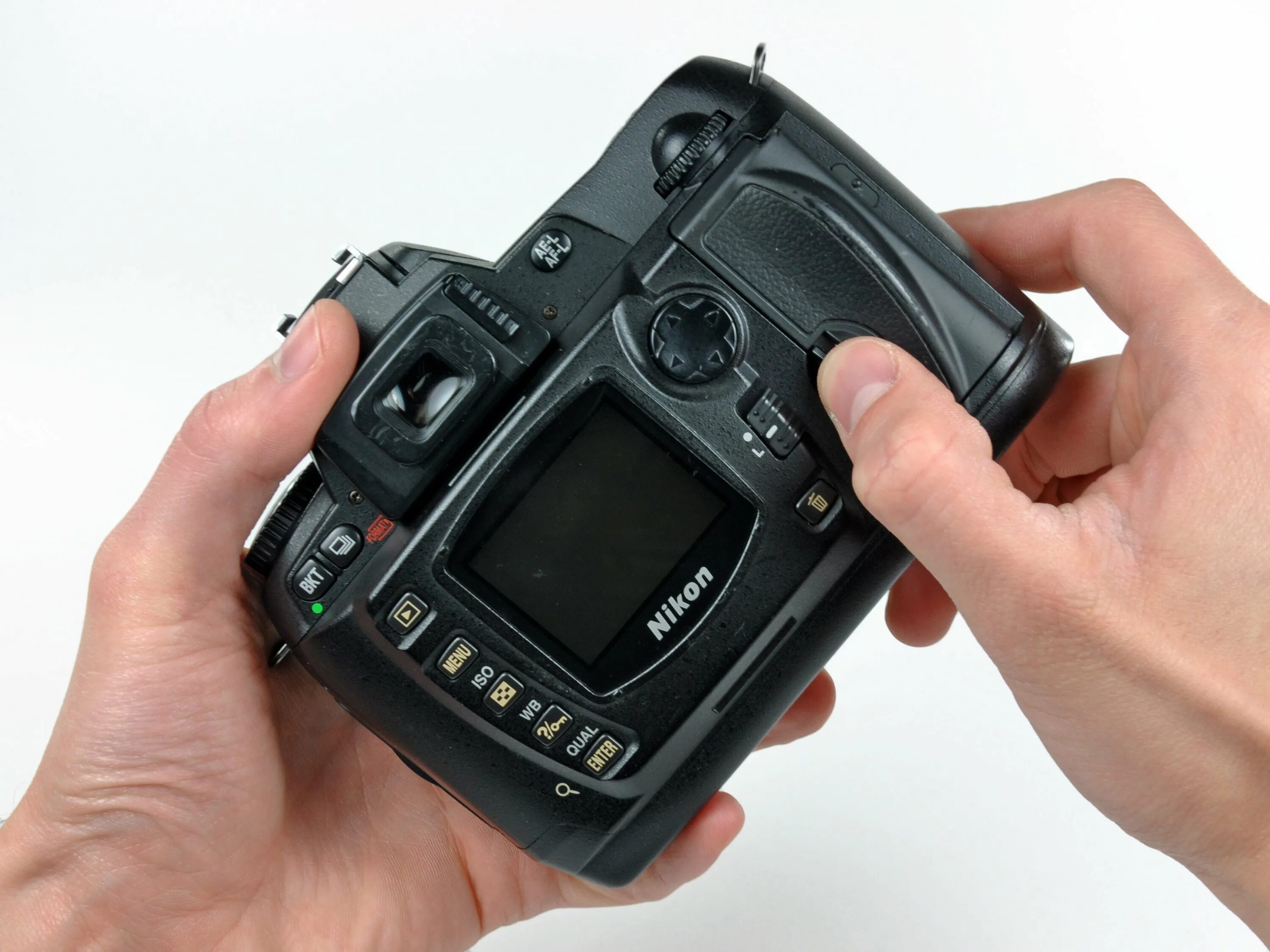 Nikon d70s. Nikon d700 Memory Slot. Фотоаппарат в разборе. Nikon d70 карта памяти.