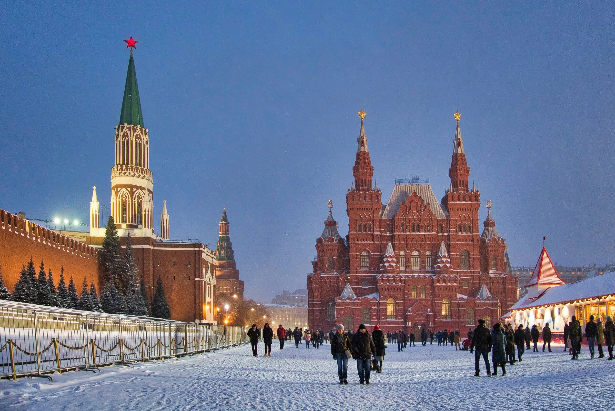 Москва где можно сделать. Нижний Новгород красная площадь Кремль. Москва куда сходить туристу. Где Москва. Москва куда сходить 31.