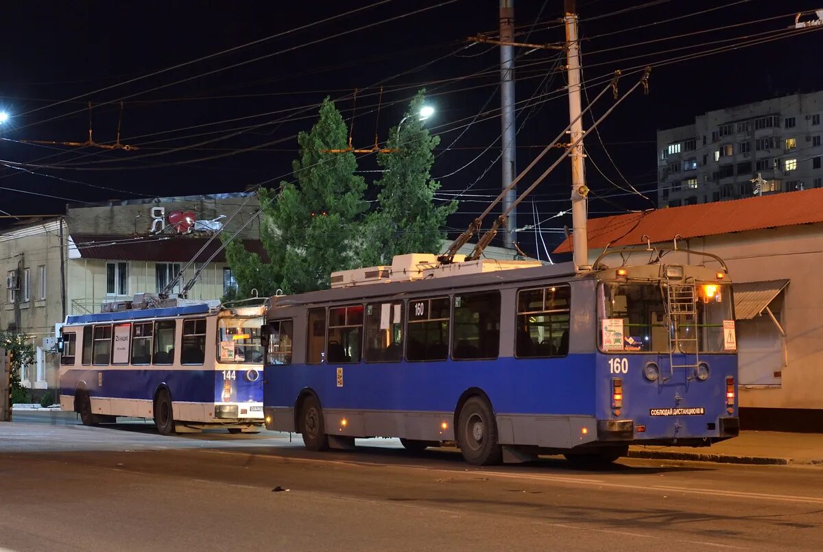 Движения троллейбуса 13. Троллейбус ЗИУ-682г Краснодар. ЗИУ 682 Краснодар. Троллейбусное депо 2 Краснодар. ЗИУ 682 2008.