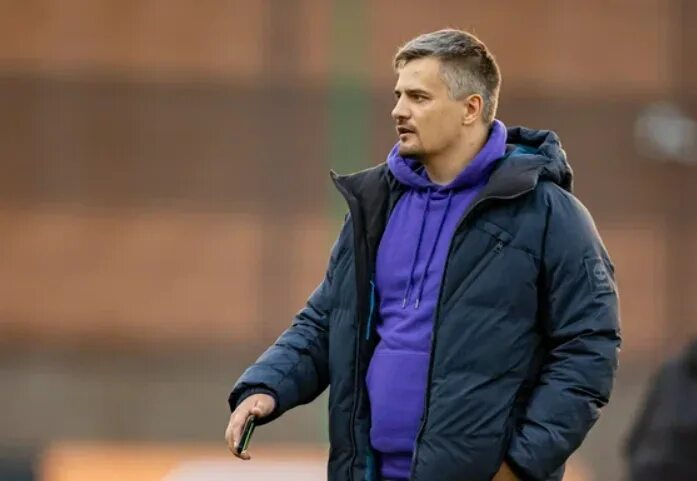 Тренер амкала. Тренер амкала. Зоркий фк тренера. Бабин тренер амкала. Тренер 2drots.