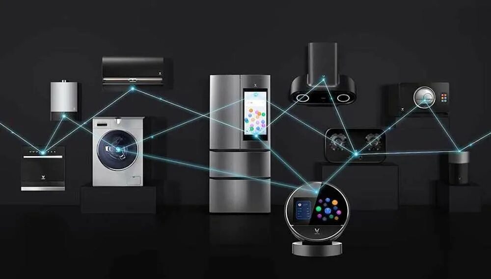 Человек в умном доме. Умный дом бытовые приборы. Техник умных домов. Техник умных домов. Приборы умного дома.