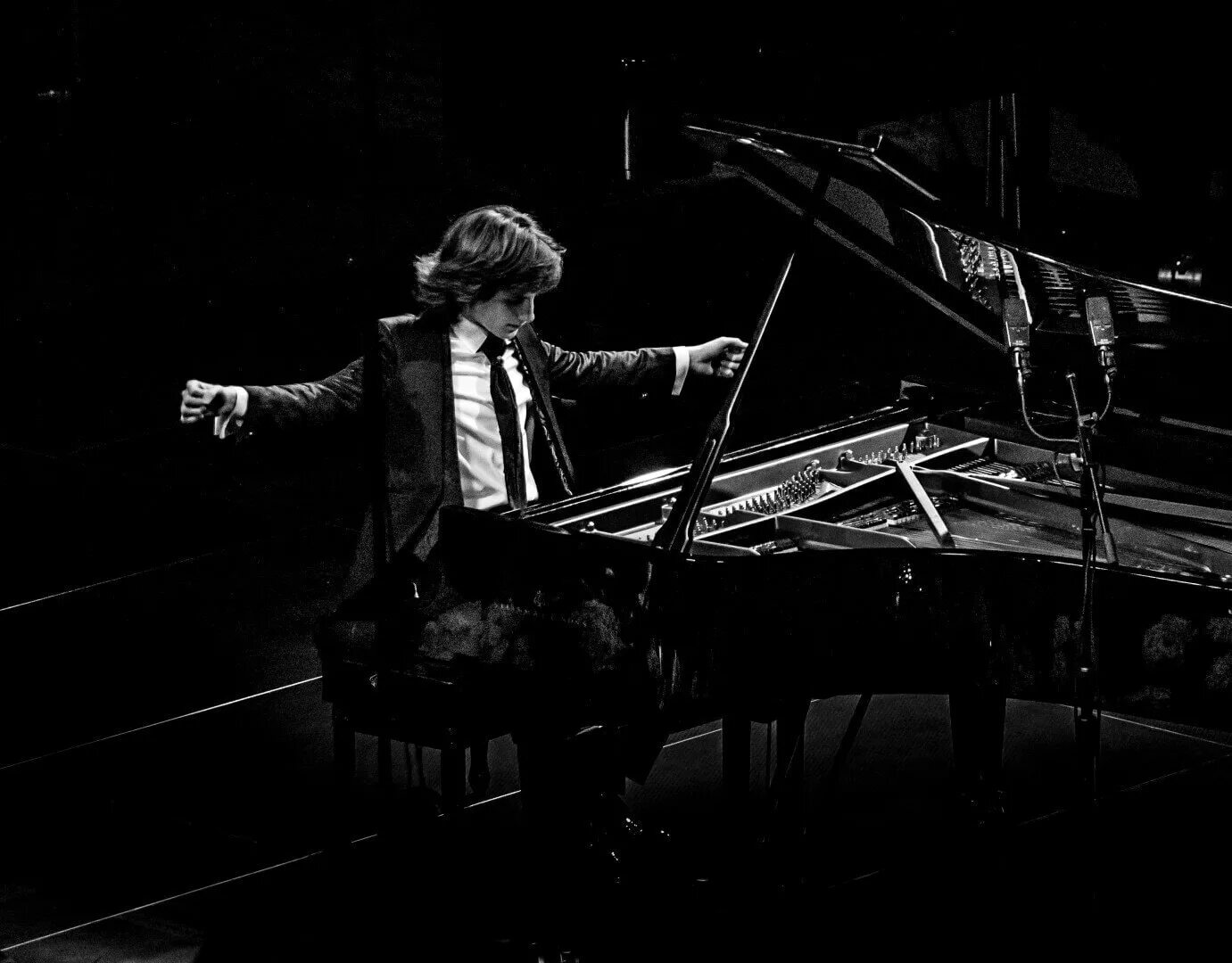 Yoav levanon пианист. Йоав леванон пианист. Леванон йоав пианист. Леванон пианист. Йоав леванон пианист сейчас.