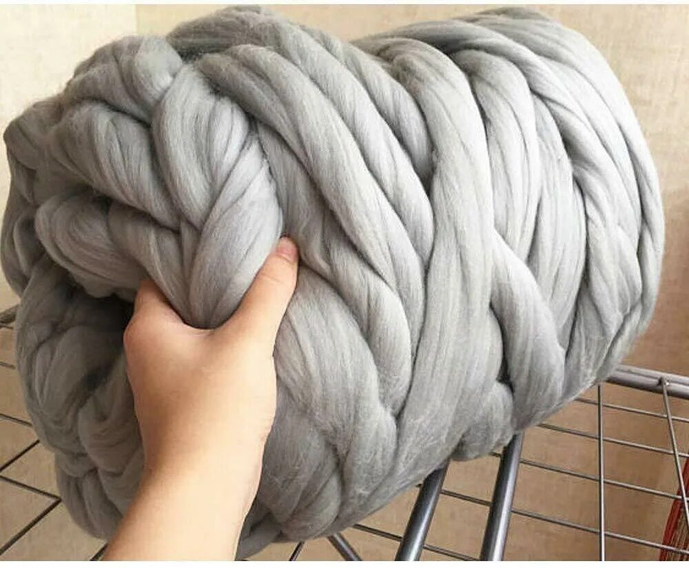 Шерстяная ткань из пряжи мериносов 8 букв. Меринос wool пряжа. wool yarn пряжа. мериносовая шерсть (merino wool). объемная пряжа шерсть.