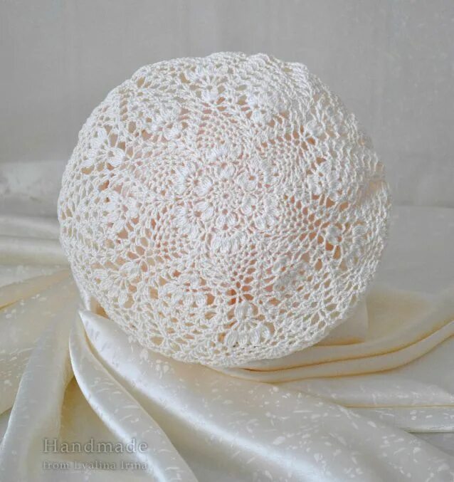 Вязаные береты крючком. Летний берет крючком. Вязание крючком берета для женщин. Берет крючком мастер класс. Вязаные береты спицами.