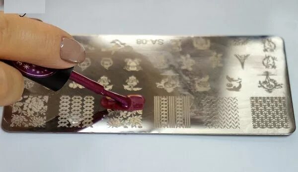 Почему не получается стемпинг. Стемпинг для ногтей отпечатывается на штамп. стемпинг эффект пленки. штамп для стемпинга не отпечатывается. силиконовый штамп для ногтей.