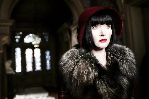 Essie Davis Biography.