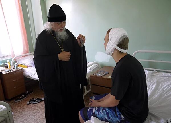 Отрицающий церковь