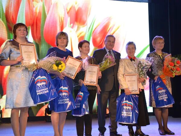 Цыганки мошенницы в розыске. Российский конкурс женщина года. Дети кемерово. Женщина мошенница. Работа женщинам в кировском районе.