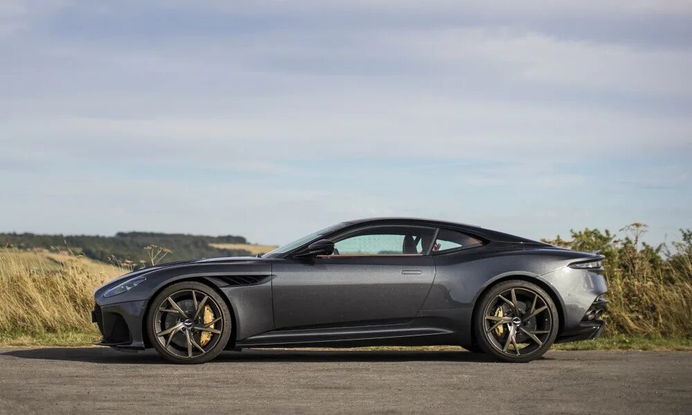 Dbs. Aston martin dbs superleggera.