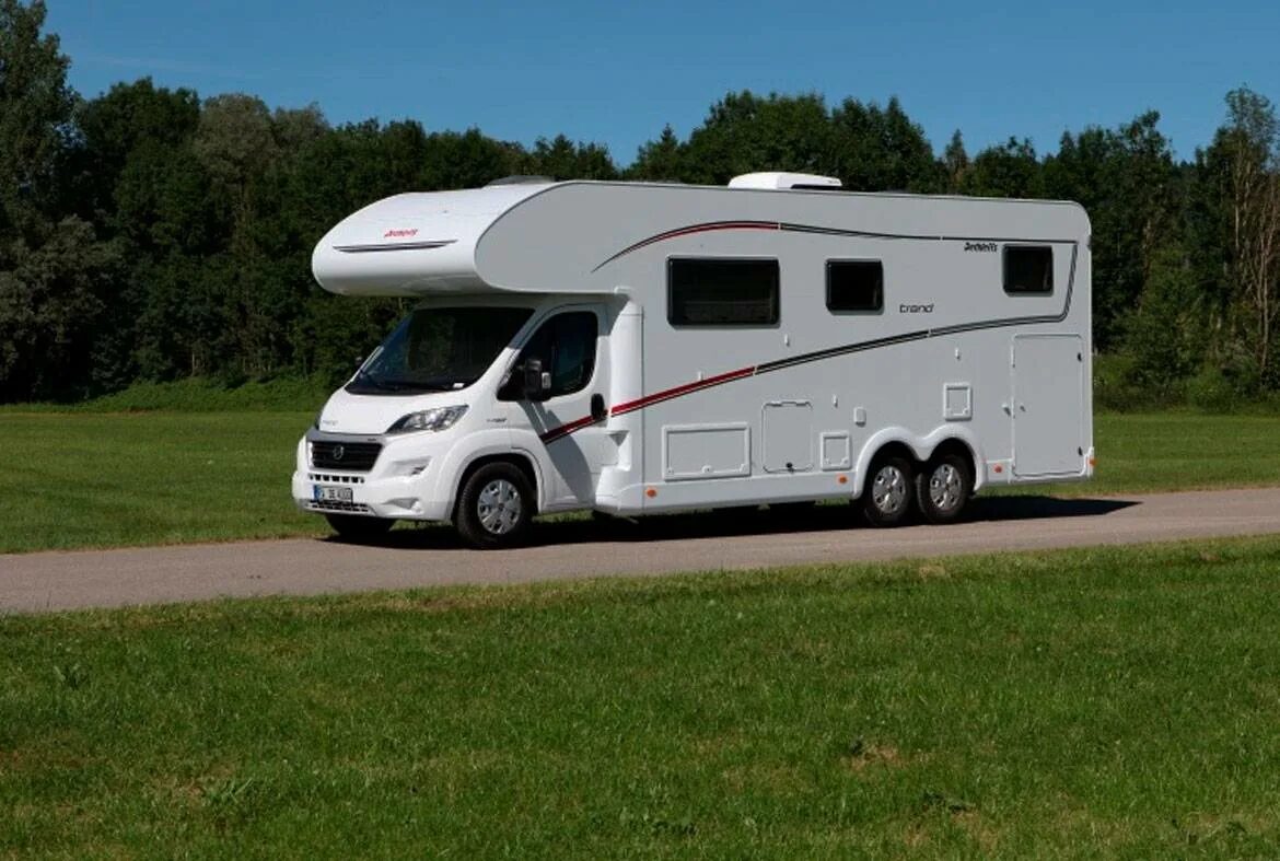 Авто купить недвижимость. Автодом Dethleffs trend a 7877-2. Автодом Airstream 2020. Camper автодом. Автодом Караван кемпер.