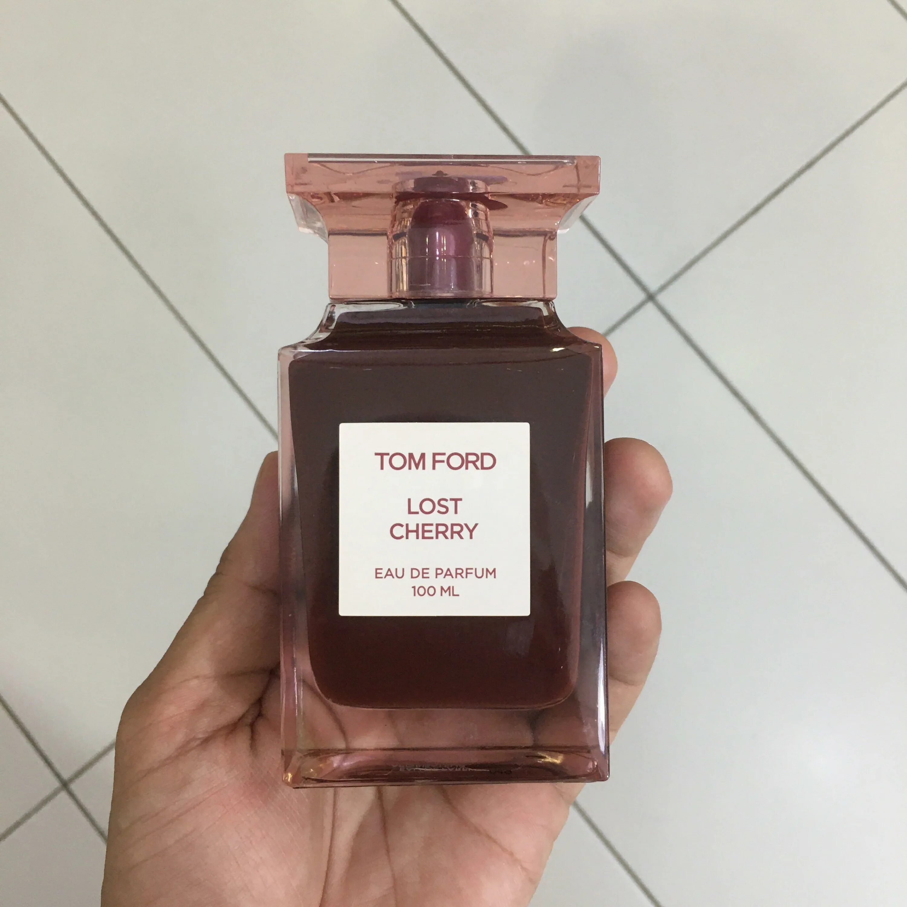 Ласт черри. Tom Ford Lost Cherry 100ml. Духи том Форд лост черри. Tom Ford Cherry 100ml. Том Форд лост черри 100 мл.