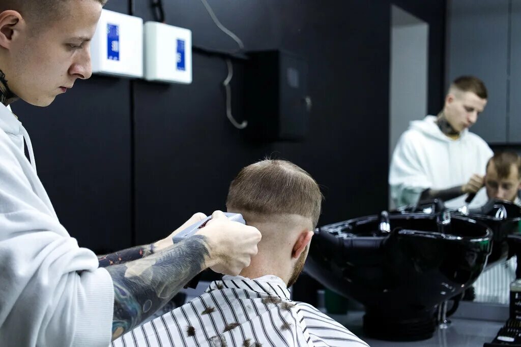 барбершоп мастер евгений. барбершоп олдбой санкт-петербург. барбершоп острые козырьки. олдбой barber. барбершоп хафт спб.