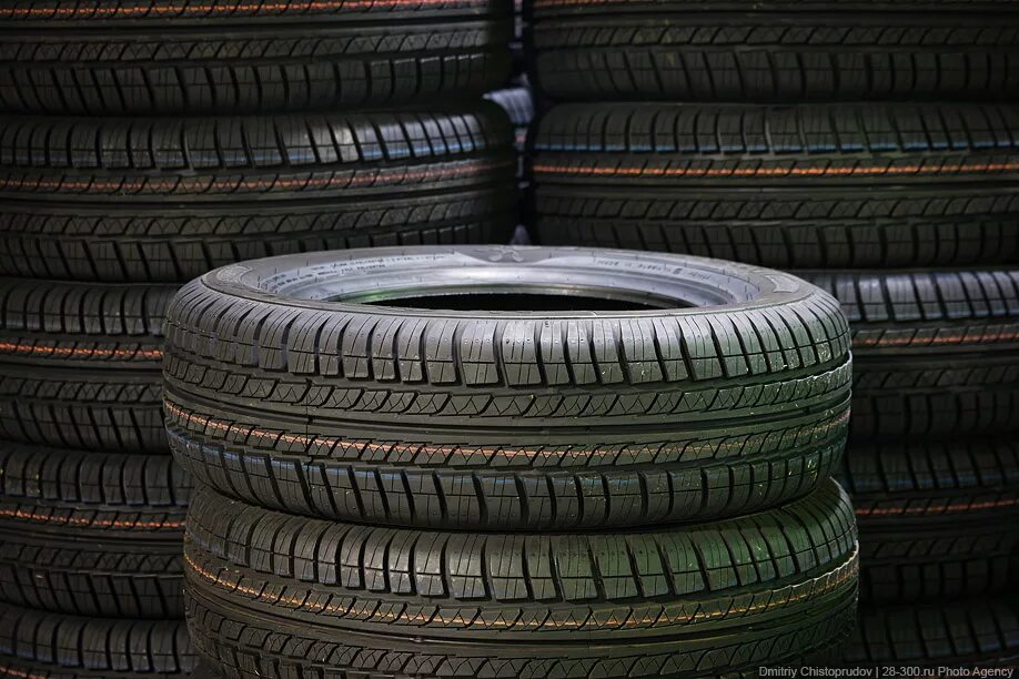 синтетический каучук первая шина. синтетическая резина. резина из натурального каучука. каучук и резина химия. резина из каучука.