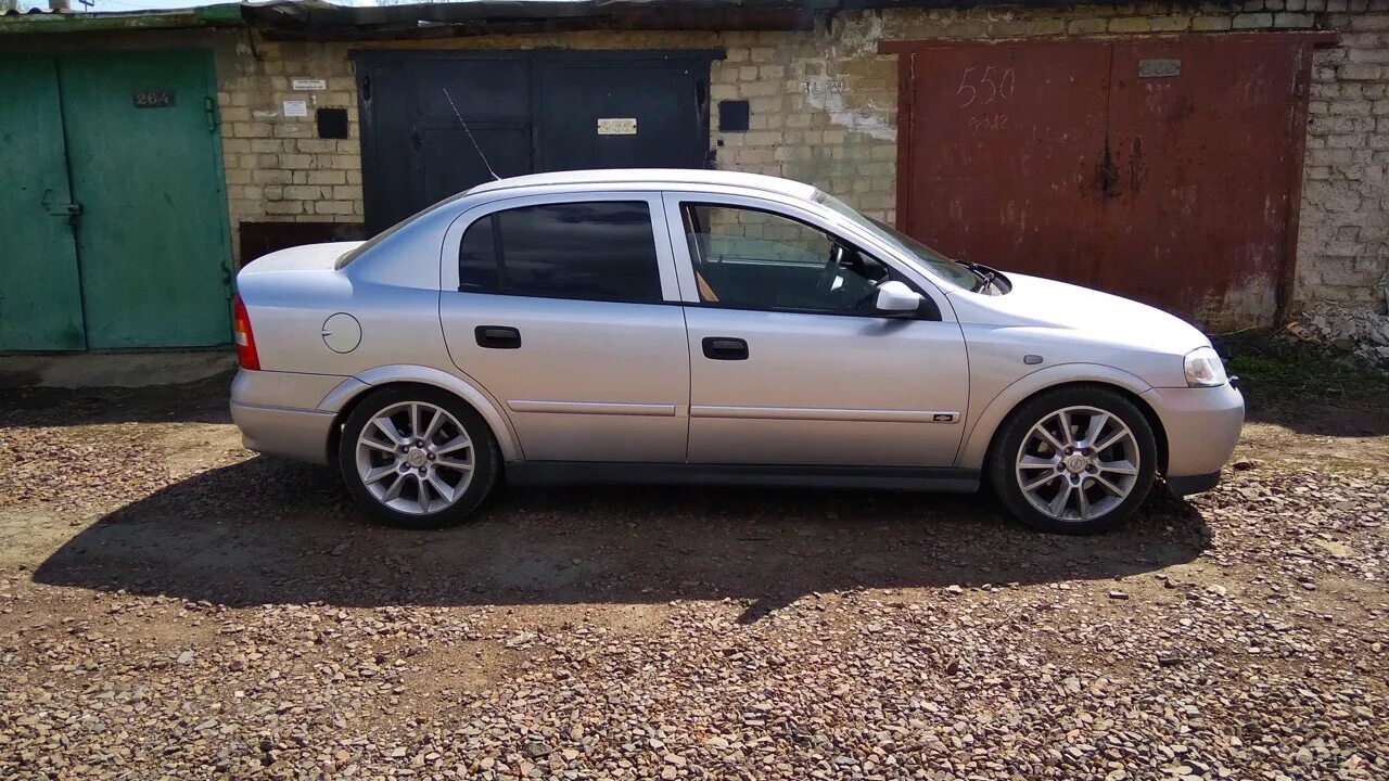 8 двигатель. Шины chevrolet viva. Chevrolet viva 2004. Шевроле вива на 16 колесах. Шевроле вива 1.