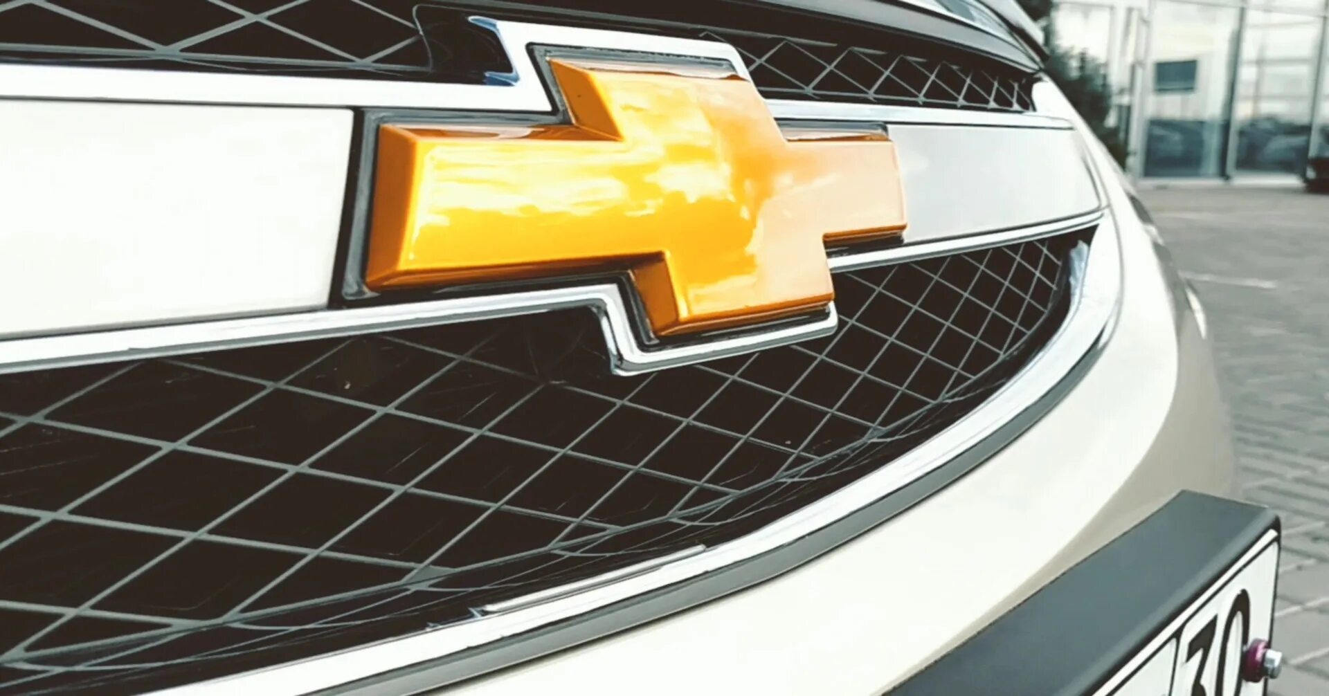 Лев на значке шевроле. Chevrolet epica эмблема передняя. Значок шевроле эпика. Значок шевроле эпика. Значок шевроле эпика.