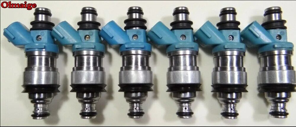 Карбюраторный впрыск. Лучший инжектор. Ваз 2123 под капотом. Карбюраторный двигатель. Двигатель инжектор и карбюратор.