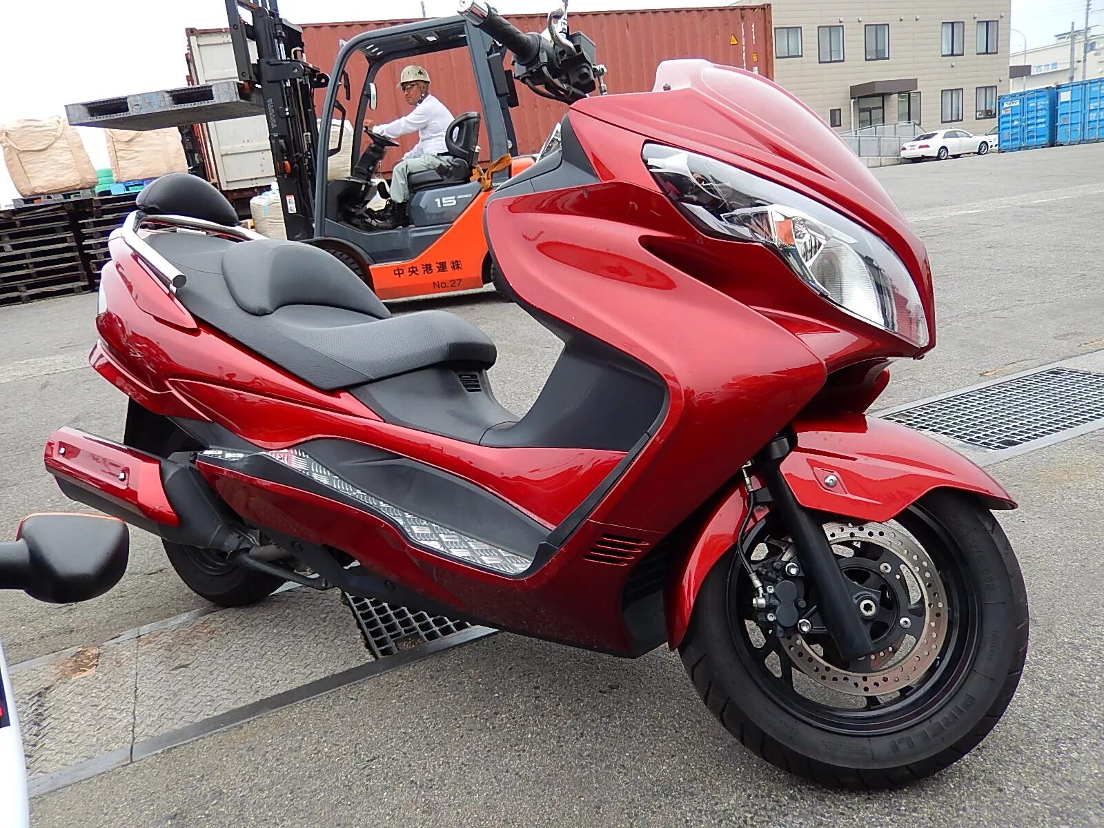 Скутер 400 кубов. Skywave 400. Suzuki Skywave. Сузуки Скайвэй 400. Skywave 400 k7.