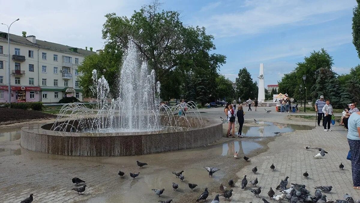 Шадринск площадь города. Шадринск фонтан. Фонтан в центре города Шадринск. Шадринск Центральная площадь.