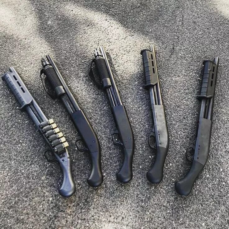 Помповый обрез. Моссберг 500 обрез. mossberg 500 укороченный. обрез тактический дробовик ремингтон. шотган оружие.