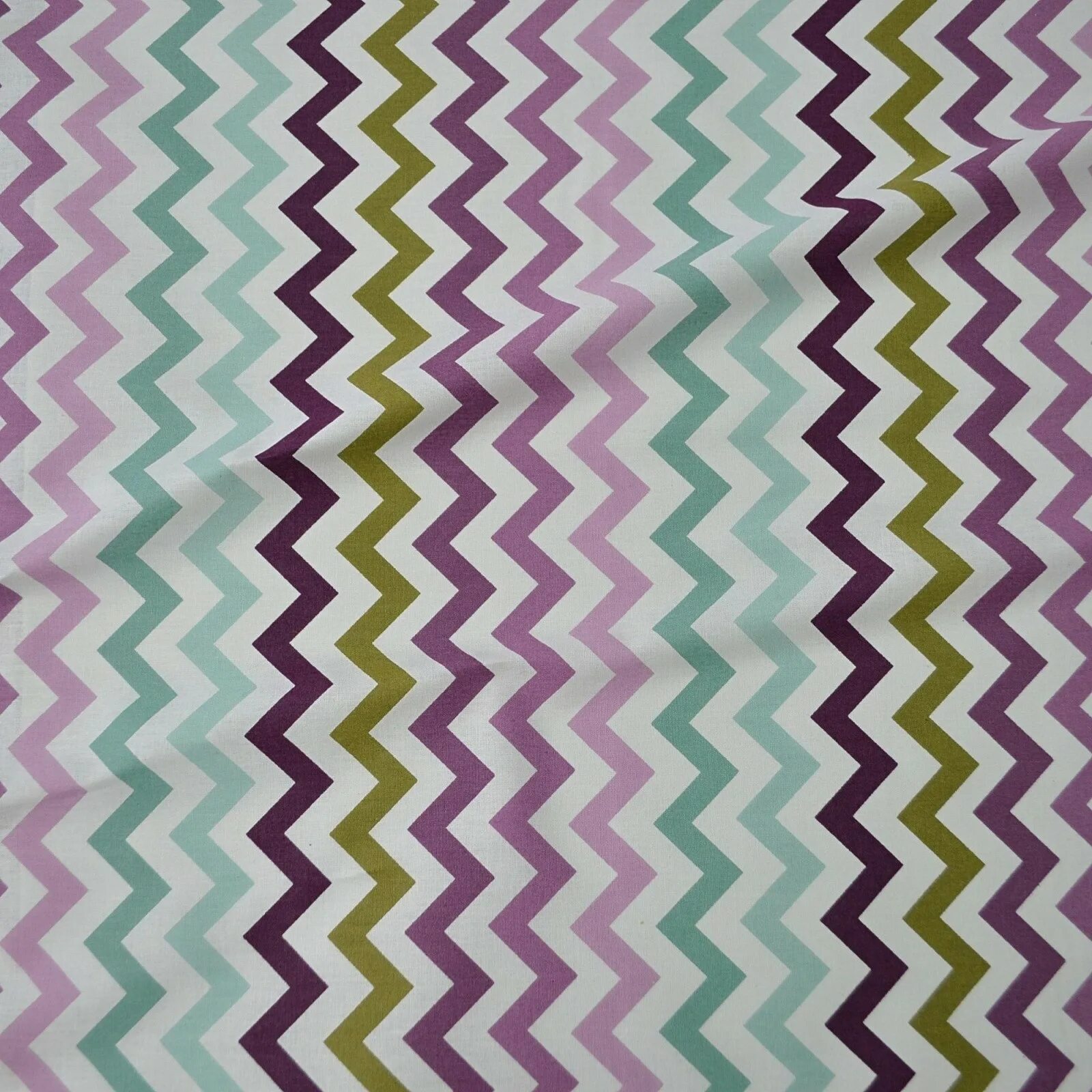 Ткань зигзаг. Цветной зигзаг. ткань разноцветный зигзаг. zigzag ткань.