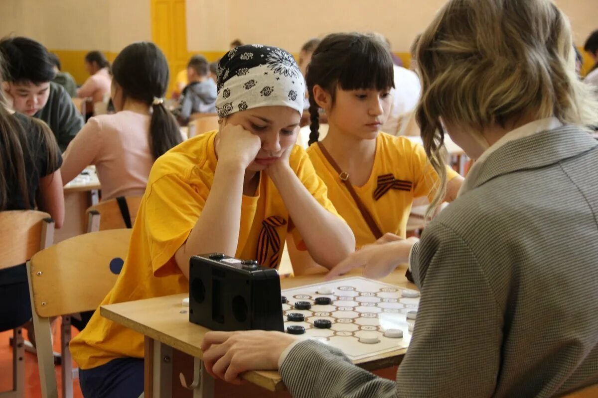 Хакасские настольные игры. Хакасская гимназия учителя. Хакасия школьники. Государственный выпускной экзамен (гвэ) 2023. Всероссийский урок обж правительство москвы.