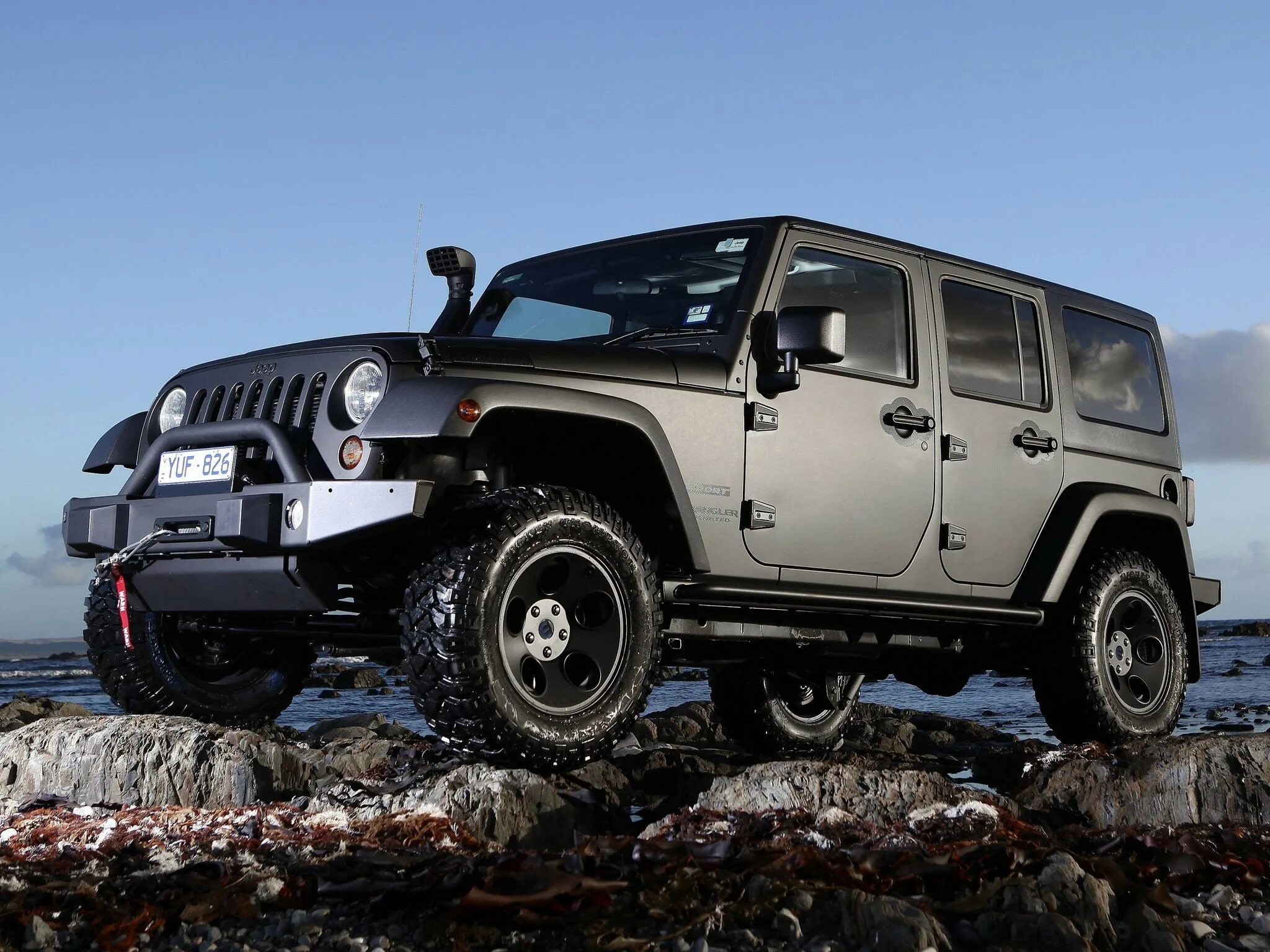 Jeep wrangler rubicon 2017. Wrangler rubicon обои. Хаммер h2 джип. Джип вранглер концепт. Мерседес ener-g-force будущего.