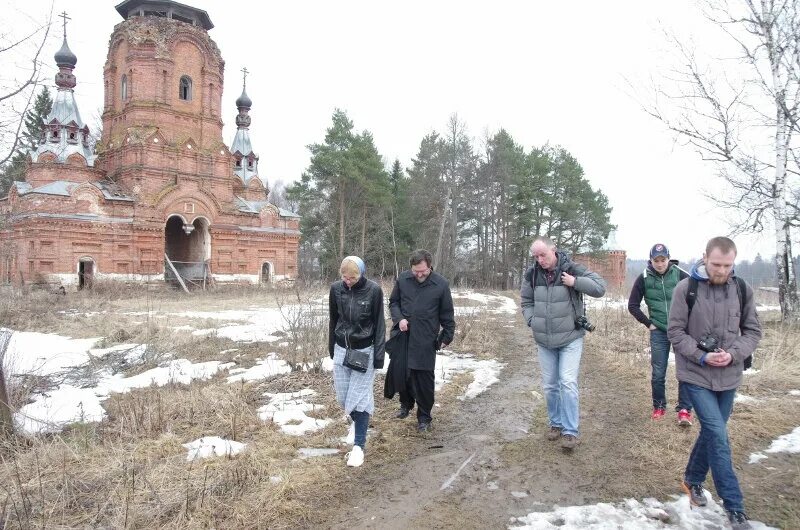 Арсаки александров расписание. Зосимова пустынь Арсаки. Зосимова пустынь Владимирской епархии. Зосимова пустынь Арсаки литургия. Зосимова пустынь Александров.