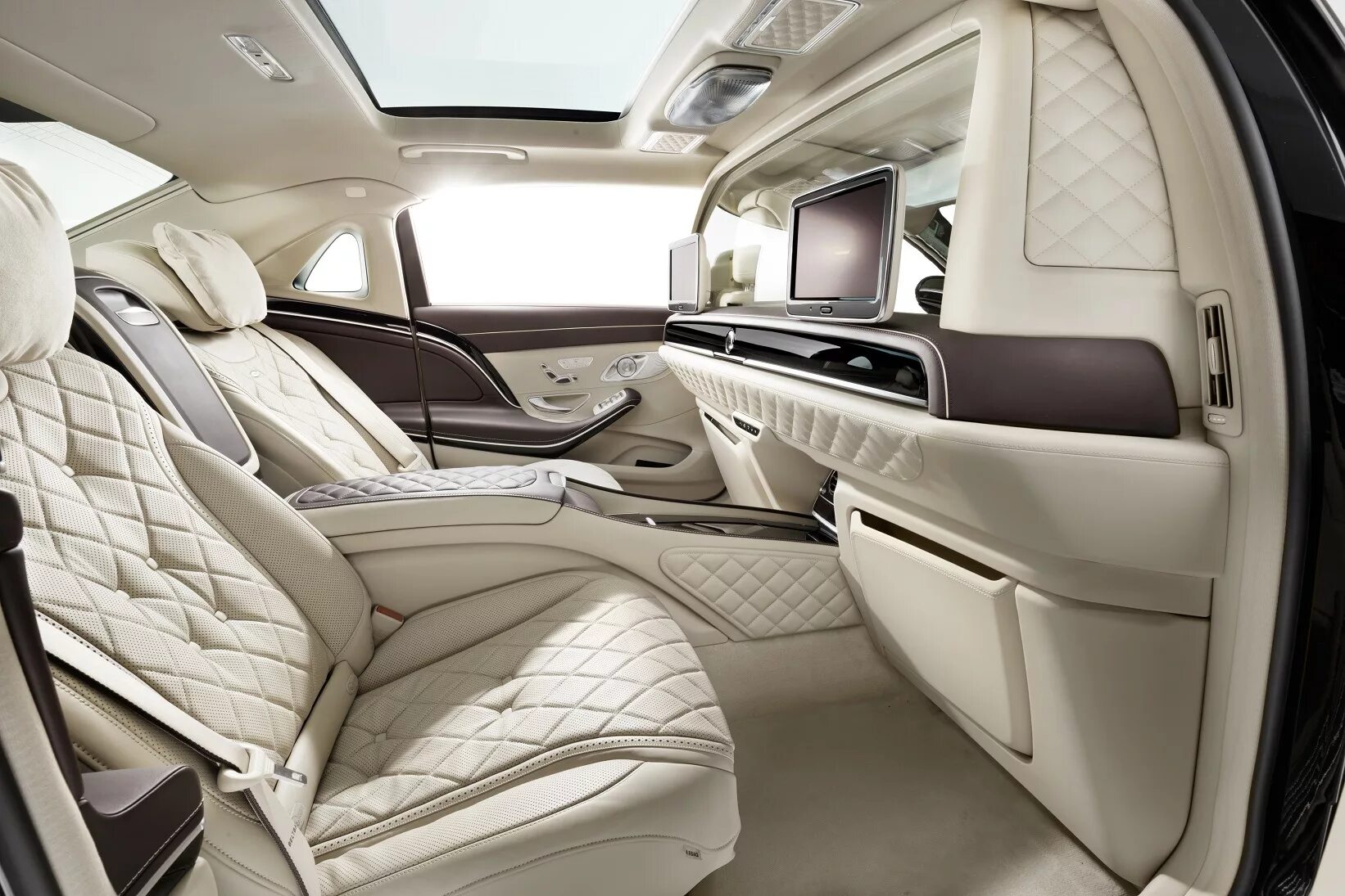 Mercedes-maybach s 560. Комплектация майбах. Комплектация майбах. Комплектация майбах. Mercedes benz w222 maybach.