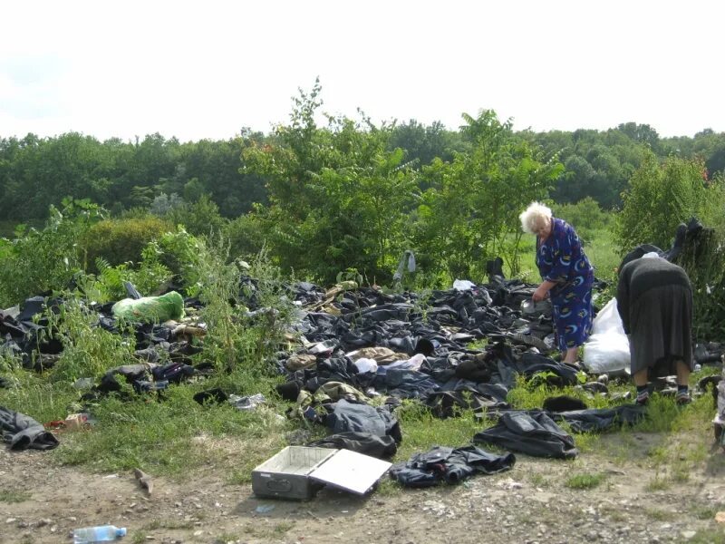 Радиодетали находка со свалки. Свалка. Кассеты на помойке. Вещи на свалке. Находки с мусорки свалки.