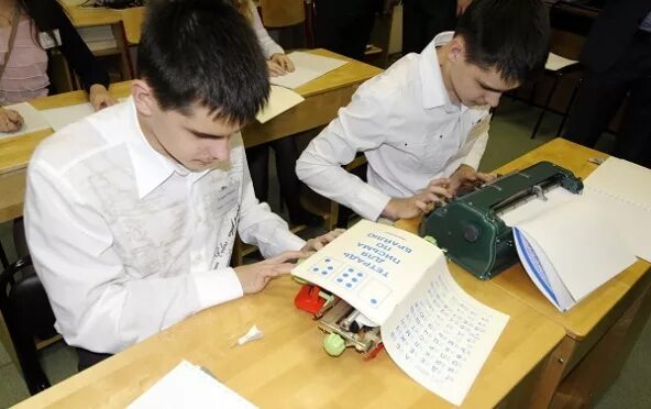 Ассистент на егэ для детей с овз. Ребенок инвалид сдает егэ. Егэ для детей с овз. Ассистент на егэ для детей с овз. Ребенок инвалид сдает егэ.