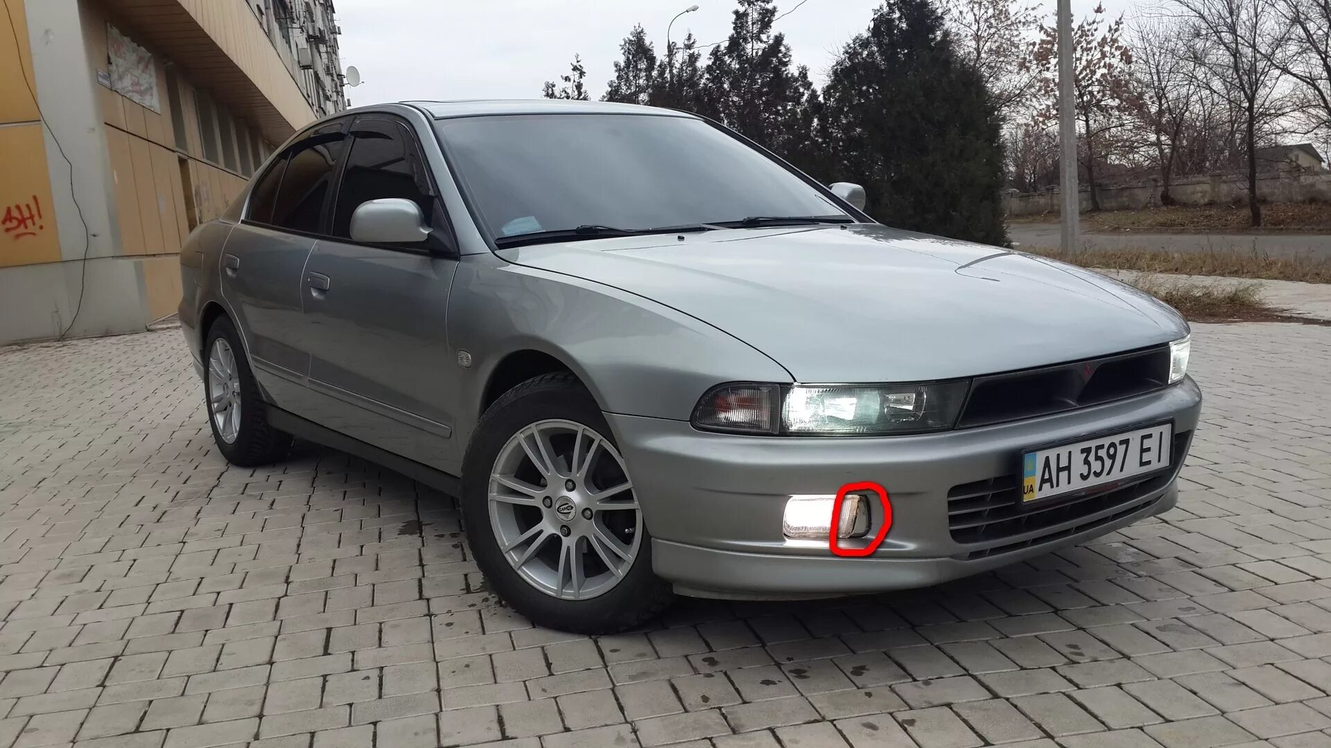 Галант сигнал. Митсубиси галант на 2.5л 1997. митсубиси галант 8 американец. противотуманки мицубиси галант 8. митсубиси галант 8 европеец.