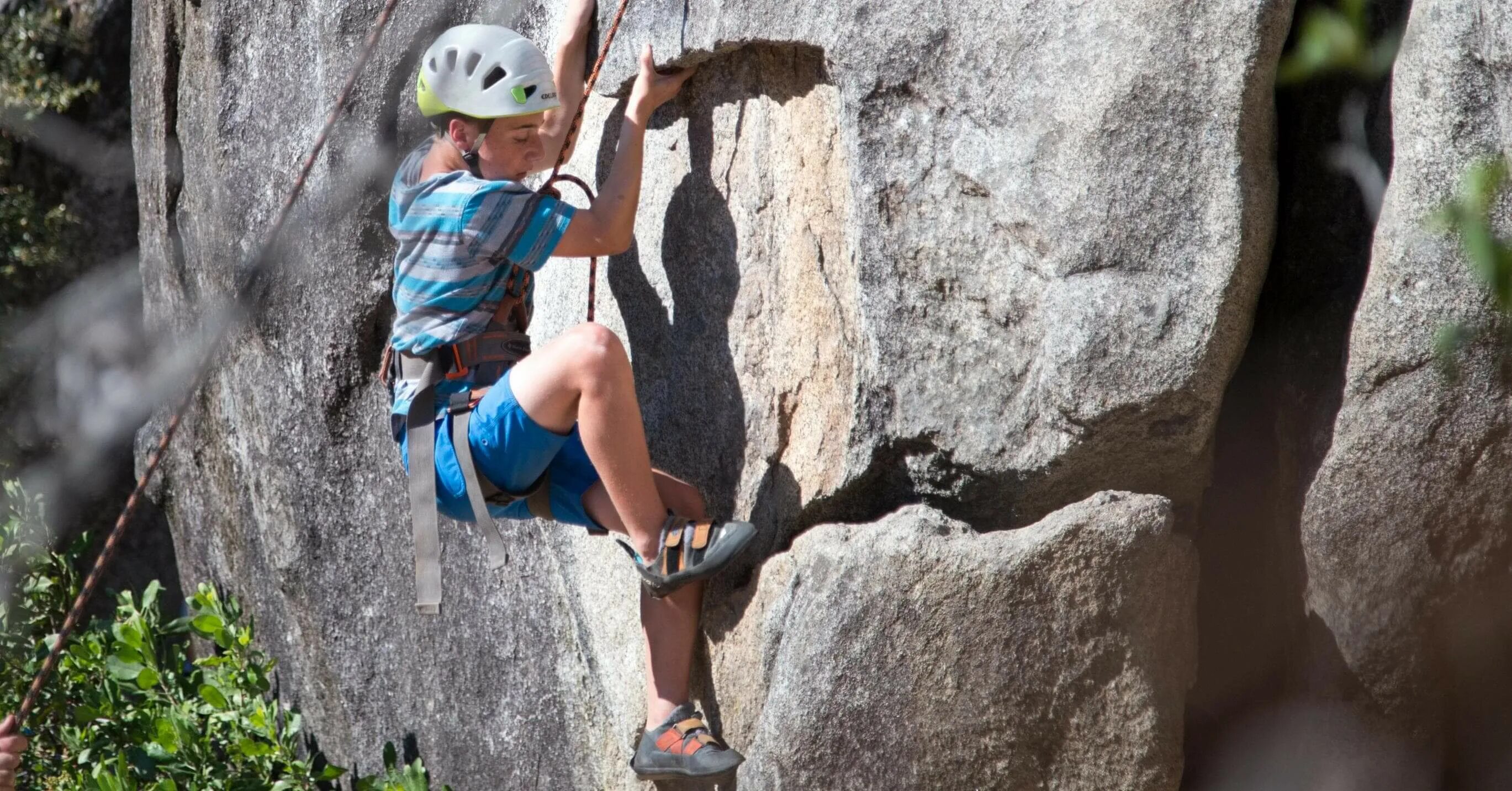 Скалолазание. Альпинизм подростки. On-Sight скалолазание. Rock Climbing. Climb up high