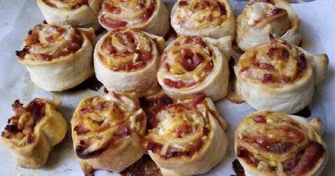 Булочки дрожжевые с сыром колбасой