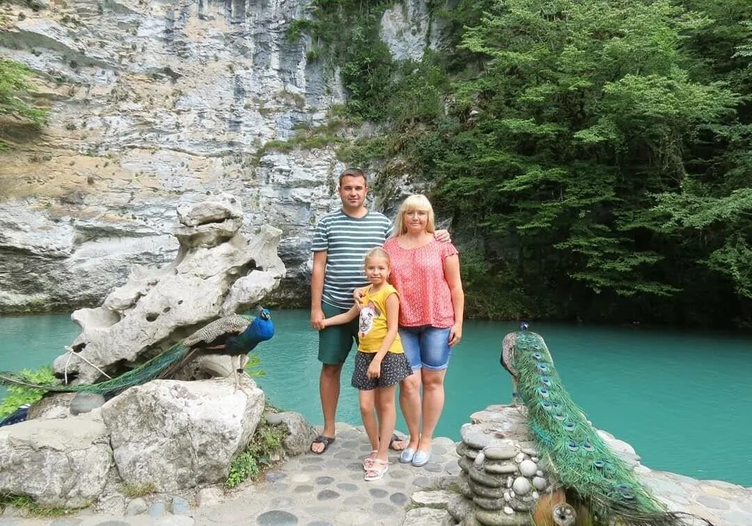 Озеро рица пицунда голубое озеро. Абхазия голубое озеро рицца. Анухва абхазия. Абхазия пицунда голубое озеро. Абхазия туризм.