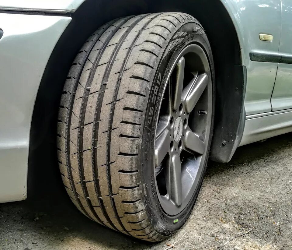 Резина на автомобиль. Nokian Hakka Black 2 225/45 r17. Nokian Hakka Black 2. Nokian Hakka Black 2 225/50 r17. Nokian Hakka Black 2 225/55 r17.