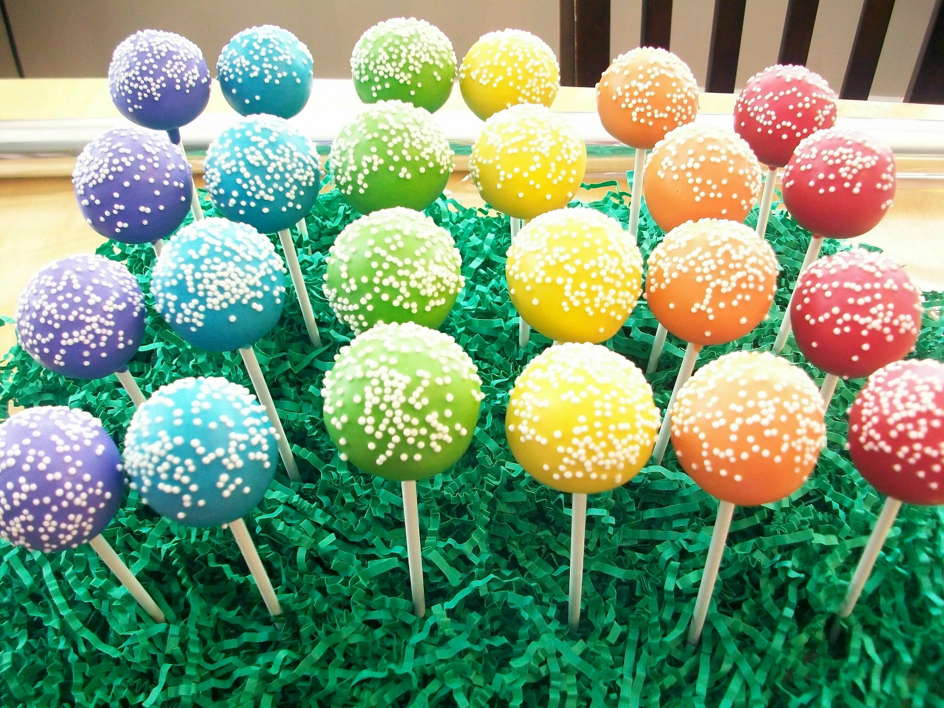 Кейк попсы на трубочках. Кейк попс на гендер пати. Пирожные кейк попсы. Кейк попсов. Кейк попсы и капкейки.