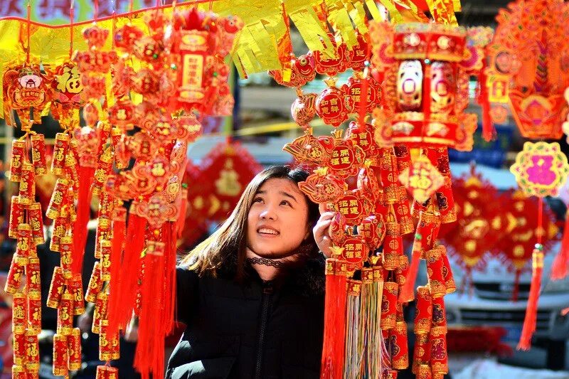 Новый год в Китае. Китайский новый год украшения. Традиционные китайские праздники. Китайский новый год праздник.