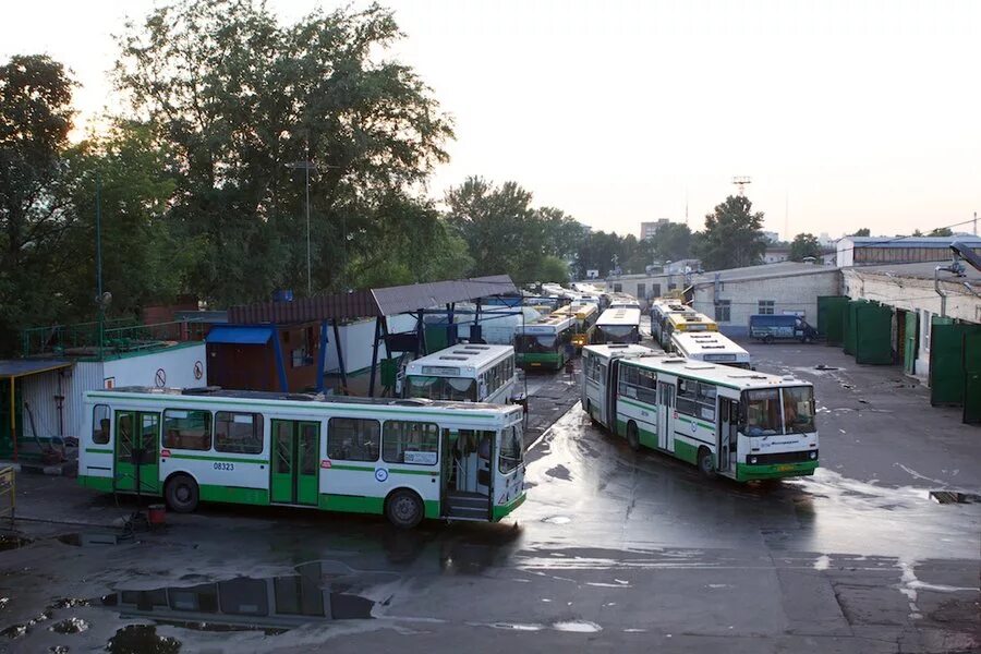 1 июня автобусы. 6 Автобусный парк Москва. Мосгортранс, 6-й Автобусный парк, Москва. 6-Й Автобусный парк ГУП Мосгортранс. 11 Автобусный парк ГУП Мосгортранс.