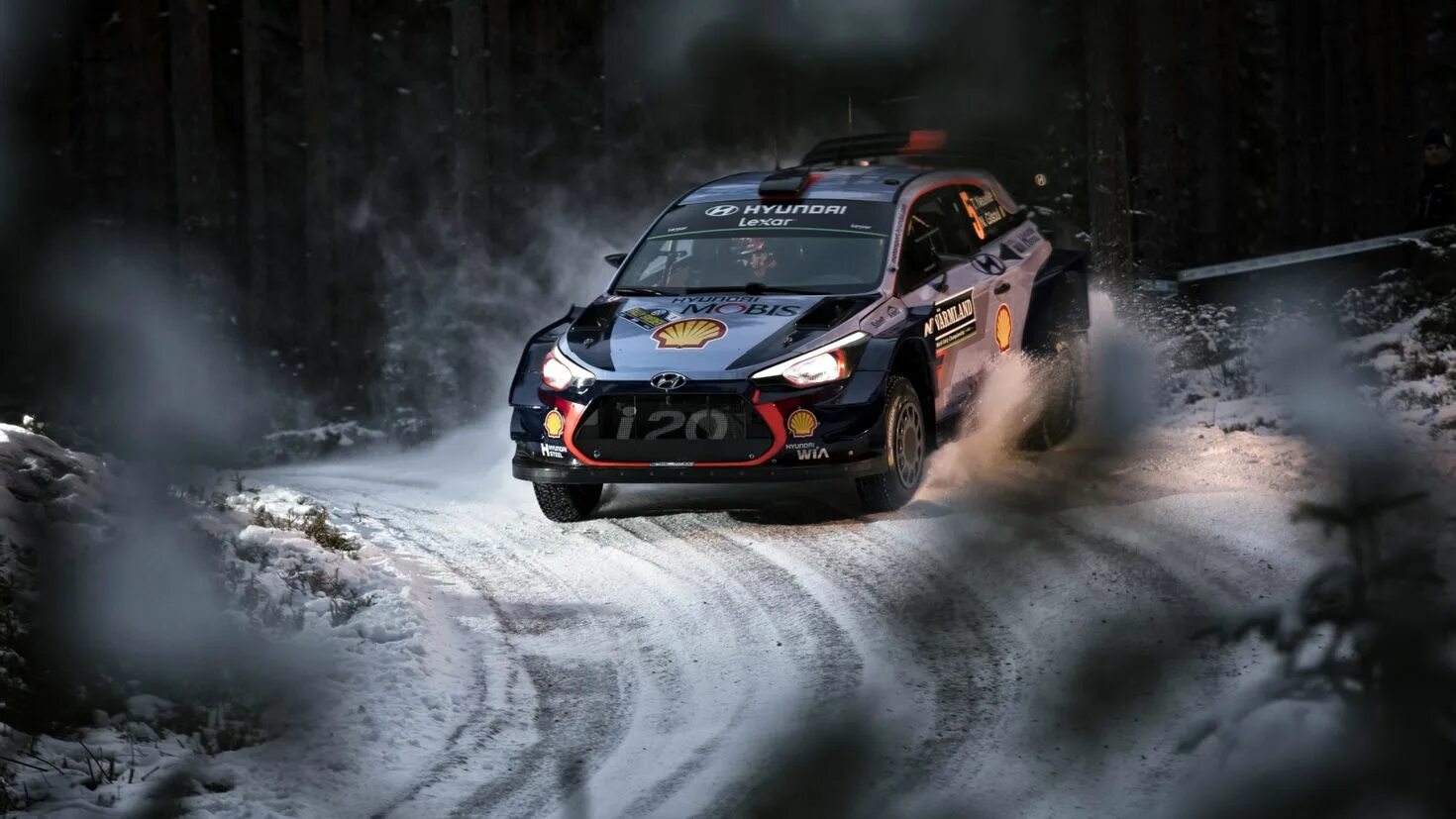 Уличные авто гонки. Hyundai i20 WRC. Hyundai i20 WRC обои. Раллийные машины WRC. Hyundai i20 WRC 2020.