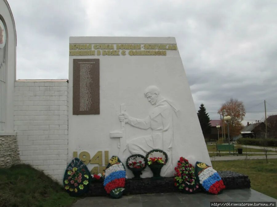 Парк Победы поселок Боровский. Памятники п. Боровский Тюменский район. Достопримечательности поселка Боровский. Боровский поселок центр. П боровский тюменский район