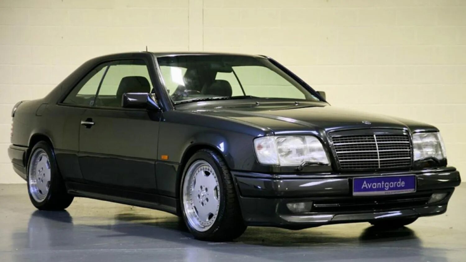 Мерседес Бенц 124 купе. Мерседес w124 купе. Мерседес w124 купе АМГ. Mercedes c124 купе. Купить мерседес 124 купе