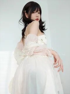 迷 之 呆 梨 優 し い 様 子.
