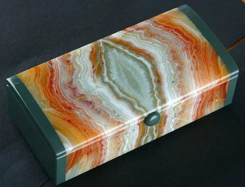 малахит самородок. мальва малахит. малахит яшма. натуральныикамень. яшма рисунчатая камень.